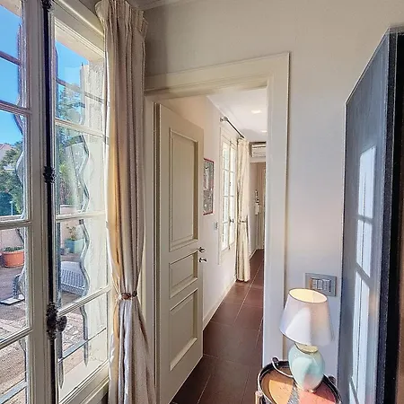  Henri Camille -pompadour - Center - 8 Min Palais *